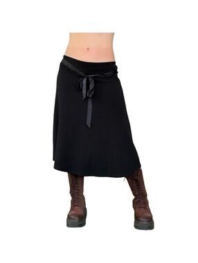 Y2K MINIMALIST TRAD GOTH SKIRT